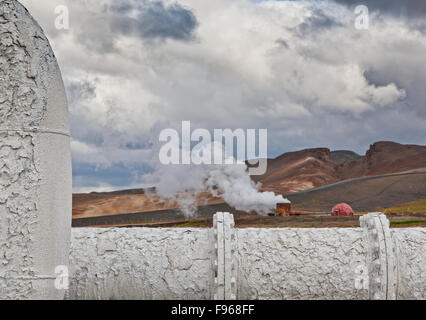 Industrial decay and silica on pipes at Bjarnarflag Geothermal Plant, Iceland Stock Photo