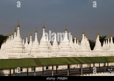 Sandamuni Paya, called The World's Biggest Book, Aungmyaythazan, Mandalay, Myanmar Stock Photo