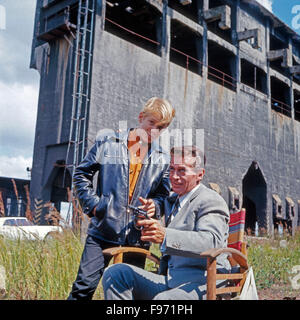 Jerry Cotton: Schüsse aus dem Geigenkasten, Deutschland/Frankreich 1965, Regie: Fritz Umgelter, Darsteller: George Nader Stock Photo