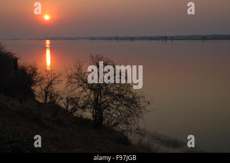 Sunrise over the Zambezi river in the Lower Zambezi National Park, Zambia Stock Photo