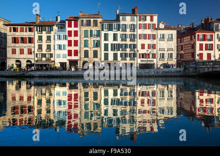 The Nive river and the Galuperie quay, in the 'Small Bayonne' area (Bayonne Atlantic Pyrenees Aquitaine France). Basque Country. Stock Photo