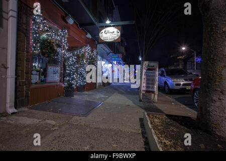Shops and Restaurants on Farnsworth Avenue, Bordentown decorated for Christmas. Stock Photo