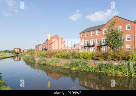 Waterside apartments on the Staff and Worcester Canal at Kidderminster, Worcestershire, England, UK Stock Photo