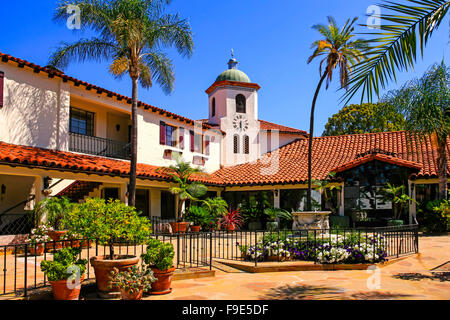 Paseo Nuevo shopping center in downtown Santa Barbara, California Stock Photo