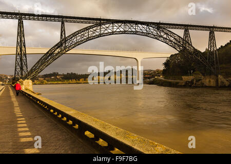 Dona Maria Pia Bridge by Gustav Eiffel 1877, was once longest iron arch in world, Douro River, Oporto, Portugal Stock Photo