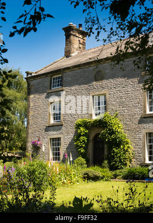 UK, England, Derbyshire, Hartington, old iron garden gate with no ...