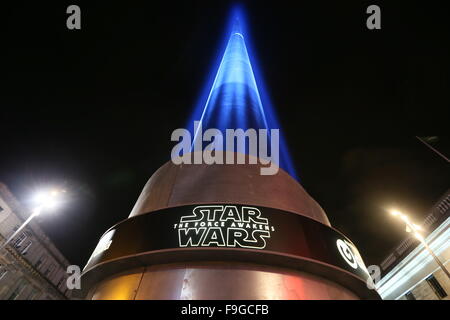 Dublin, Ireland. 16th Dec, 2015. Image of the Spire monument in Dublin city centre lit up like a lightsabre to celebrate the release of Star Wars The Force Awakens. Credit:  Brendan Donnelly/Alamy Live News Stock Photo