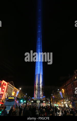 Dublin, Ireland. 16th Dec, 2015. Image of the Spire monument in Dublin city centre lit up like a lightsabre to celebrate the release of Star Wars The Force Awakens. Credit:  Brendan Donnelly/Alamy Live News Stock Photo