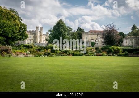 Gardens of Leeds Castle with the castle in the distance Stock Photo