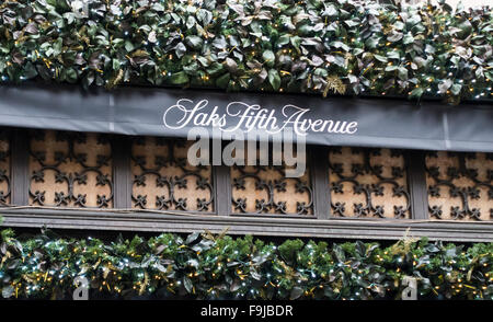 Saks Fifth Avenue icon in New York City Stock Photo