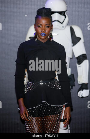 London, UK. 16th December, 2015. Lupita Nyong'o Actress Star Wars; The Force Awakens, European Premiere London, England 16 December 2015 Diu83969 Credit:  Allstar Picture Library/Alamy Live News Stock Photo