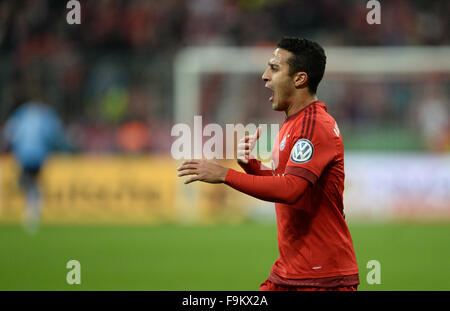 Munich, Germany. 15th Dec, 2015. Thiago from Munich in action during the DFB Cup round of 16 match between FC Bayern Munich and Darmstadt 98 in the Allianz Arena in Munich, Germany, 15 December 2015. Photo: ANDREAS GEBERT/dpa/Alamy Live News Stock Photo