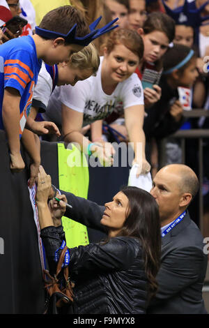 New Orleans Louisiana, USA. 16th Dec, 2015. Former US Womens Soccer player Mia Hamm signs autographs for young fans during the match between the US Women's National Soccer Team and China PR at the Mercedes Benz Superdome in New Orleans Louisiana. ©Steve Dalmado/Cal Sport Media/Alamy Live News Stock Photo