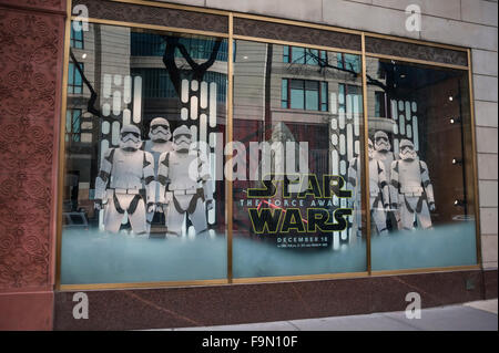 Chicago, USA.  17 December 2015. The Disney store in Michigan Avenue promotes the new movie, 'Star Wars, The Force Awakens', which opens in Chicago on December 18th. Credit:  Stephen Chung / Alamy Live News Stock Photo