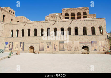 Yemen, Middle East: view of the National Museum of Yemen in the Old City of Sana'a, gallery, arch, skyline, Unesco world heritage site Stock Photo