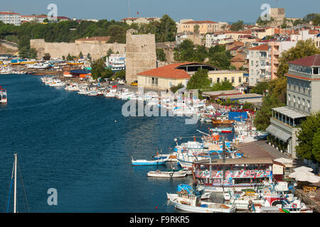 Türkei, westliche Schwarzmeerküste, Sinop, Blick auf den Hafen Stock Photo