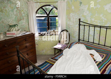 UK, England, Worcestershire, Bromsgrove, Avoncroft Museum, old Little Malvern toll house, bed room Stock Photo
