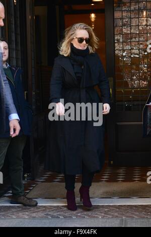 Adele greeting fans outside of her hotel  Featuring: Adele Adkins Where: New York City, New York, United States When: 17 Nov 2015 Stock Photo