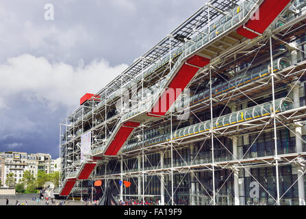Covered outdoor staircase, Museum of Modern Art, Centre Pompidou, Marais, Paris, Ile De Fance, France Stock Photo