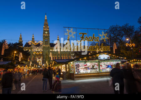 Stalls, Christmas market in front of City Hall, Rathausplatz, Vienna, Austria Stock Photo