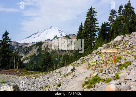 Trailhead for Chain Lakes and Table Mountain trails at Artist Point, Mt. Baker-Snoqualmie National Forest, Washington, United St Stock Photo