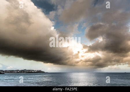 St Ives, Cornwall, UK. 20th December 2015. UK Weather. Sun and showers over St Ives in Cornwall. Credit:  Simon Maycock/Alamy Live News Stock Photo