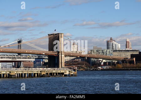 View of the Brooklyn Bridge on a cloudy day Stock Photo