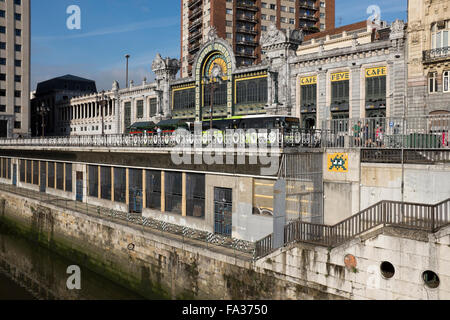 La Concordia or Santander Train Station reflected in the River Nervion ...