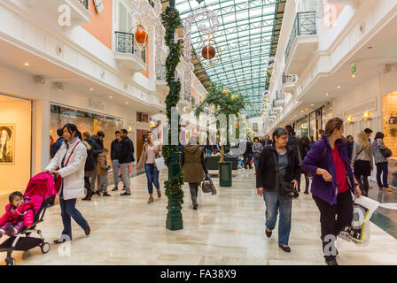 Paris, France, French Bakery Shop, Paul, inside Shopping Center, Mall at  Centre Commercial Val d'Europe, Patisserie and Bread on DIsplay, bakery  counter france, boulangerie interior france Stock Photo - Alamy