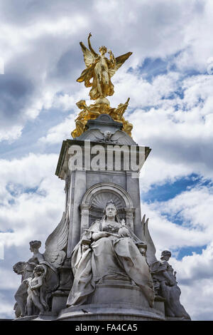 Queen Victoria Memorial Statue, opposite Buckingham Palace, London, UK. Sculptor: Sir Thomas Brock. London street statue. Stock Photo