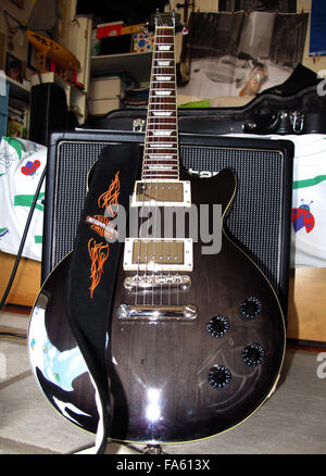 Epiphone Les Paul guitar and Black Star tub amplifier Stock Photo