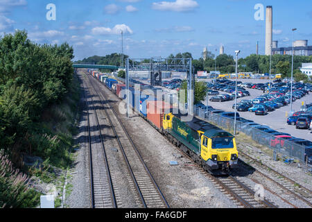 70016 approaches Didcot with 7O70 Wentloog - Southampton liner on 7th Sept 2015. Stock Photo