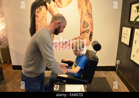 temporary tattoo parlor