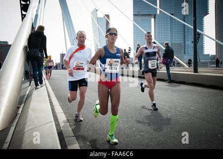 Rotterdam, The Netherlands. 04th Apr, 2015. Participants run on the Erasmus bridge during the Rotterdam Marathon. Credit:  Romy Arroyo Fernandez/Alamy Stock Photo