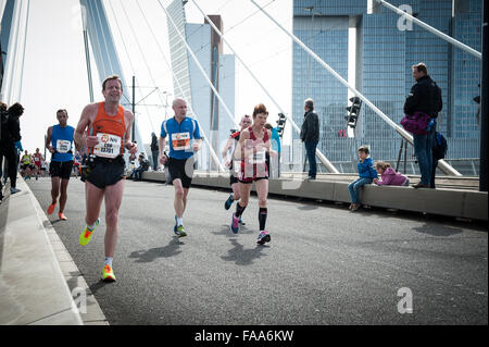 Rotterdam, The Netherlands. 04th Apr, 2015. Participants run on the Erasmus bridge during the Rotterdam Marathon. Credit:  Romy Arroyo Fernandez/Alamy Stock Photo