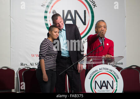 Harlem, United States. 25th Dec, 2015. NYC Mayor Bill de Blasio ...