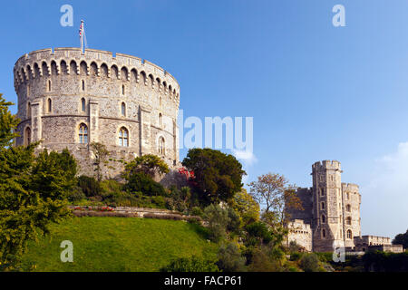 The Round (left) and King Edward III (right) Towers at Windsor Castle, Berkshire, England, UK Stock Photo