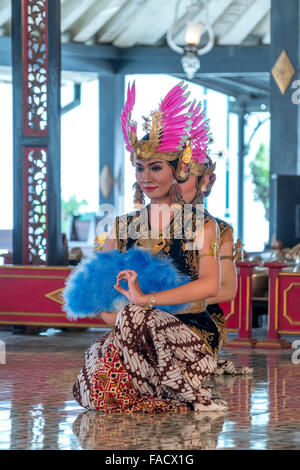 Women performing a traditional Javanese dance at The Sultan's Palace / Kraton, Yogyakarta, Java, Indonesia, Asia Stock Photo