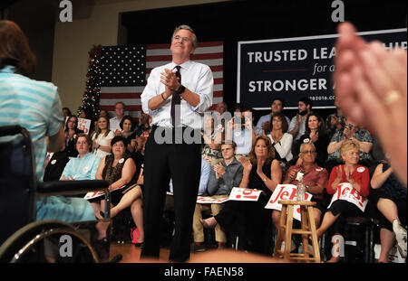 Ocala, Florida, United States. 28th Dec, 2015. Republican presidential candidate and former Florida Gov. Jeb Bush speaks to supporters at a town hall meeting at the Circle Square Cultural Center in Ocala, FL on December 28, 2015.  Credit:  Paul Hennessy/Alamy Live News Stock Photo