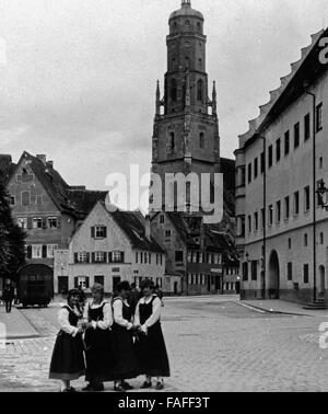 Ferienfahrt durch fränkische Städte in den 1920er Jahren, hier: Kirche in Nördlingen Stock Photo