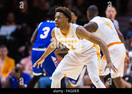 Knoxville, Tennessee, USA. 29th Dec, 2015. Robert Hubbs III #3 of the Tennessee Volunteers defends during the NCAA basketball game between the University of Tennessee Volunteers and the Tennessee State University Tigers at Thompson Boling Arena in Knoxville TN  Credit:  Tim Gangloff/Cal Sport Media/Alamy Live News Stock Photo