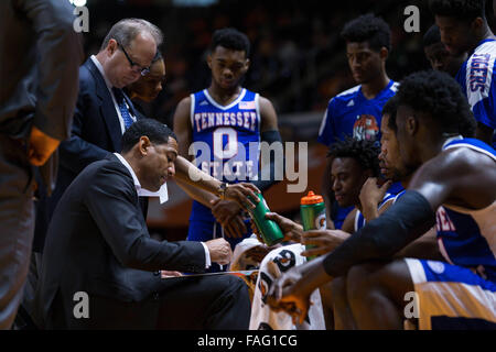 Knoxville, Tennessee, USA. 29th Dec, 2015. head coach Travis Williams of the Tennessee State Tigers during the NCAA basketball game between the University of Tennessee Volunteers and the Tennessee State University Tigers at Thompson Boling Arena in Knoxville TN  Credit:  Tim Gangloff/Cal Sport Media/Alamy Live News Stock Photo