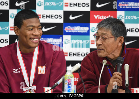 Tokyo Metropolitan Gymnasium, Tokyo, Japan. 29th Dec, 2015. (L-R) Rui Hachimura, Hisao Sato (), DECEMBER 29, 2015 - Basketball : JX-ENEOS WINTER CUP 2014 The 46th All Japan Highschool Basketball Tournament at Tokyo Metropolitan Gymnasium, Tokyo, Japan. © AFLO SPORT/Alamy Live News Stock Photo