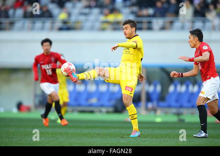 Ajinomoto Stadium, Tokyo, Japan. 29th Dec, 2015. Cristiano (Reysol), DECEMBER 29, 2015 - Football/Soccer : The 95th Emperor's Cup All Japan Football Championship Semi-final match between Urawa Red Diamonds 1-0 Kashiwa Reysol at Ajinomoto Stadium, Tokyo, Japan. © AFLO/Alamy Live News Stock Photo