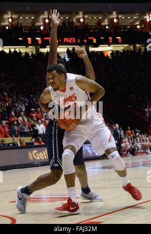 Albuquerque, NM, USA. 30th Dec, 2015. UNM's #32 Tim Williams looks to the hoop as he moves through the paint for the shot against Nevada. Wednesday, Dec. 30, 2015. © Jim Thompson/Albuquerque Journal/ZUMA Wire/Alamy Live News Stock Photo