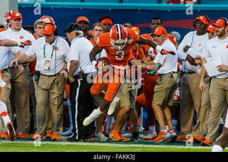 Miami Gardens, USA. 31st Dec, 2015. Clemson Tigers wide receiver Artavis Scott (3) during the 2015 Capital One Orange Bowl between Oklahoma. and Clemson on Thursday, December 31, 2015 at Sun Life Stadium in Miami Gardens, Florida  Credit:  David Grooms/Cal Sport Media/Alamy Live News Stock Photo