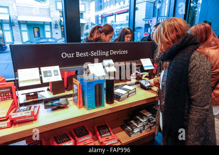 Amazon Books best-selling devices, bricks and mortar store, University Village, Seattle, Washington State, USA Stock Photo