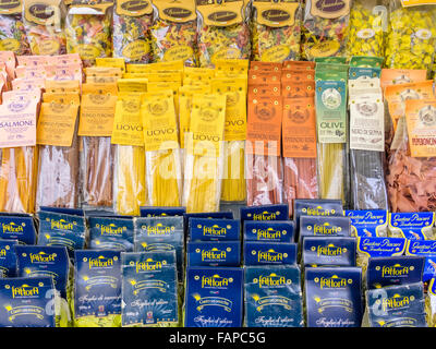 Outdoor market in theCampo dè Fiori in the centro storico area of Rome, Italy Stock Photo