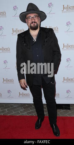 Ringo Starr and Barbara Bach Julien's Auctions event at Julien's Auctions Gallery - Arrivals  Featuring: Jimmy Vivino Where: Los Angeles, California, United States When: 01 Dec 2015 Stock Photo