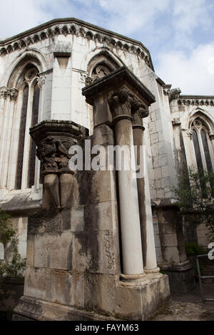 Portugal, Lisbon Cathedral, columns in the cloister Stock Photo